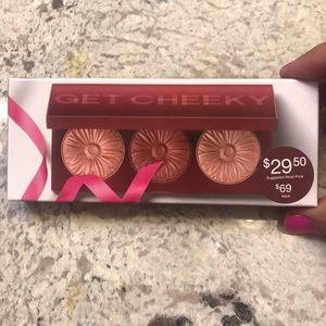 Clinique Makeup - Clinique blush trio Clinique Makeup - Clinique blush trio